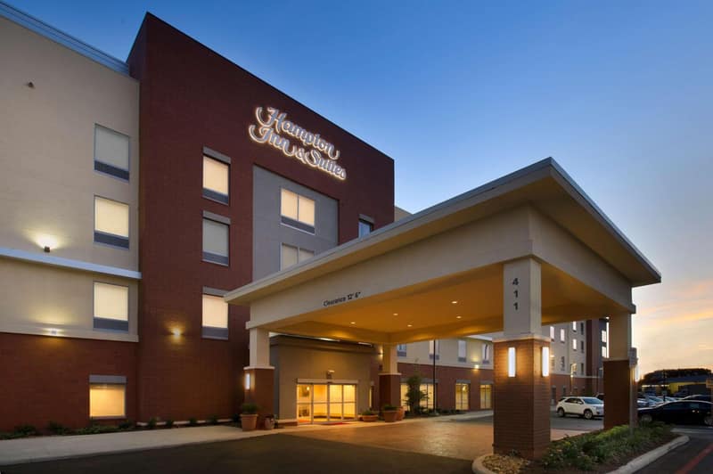 Hampton Inn & Suites San Antonio-Downtown/Market Square — building
