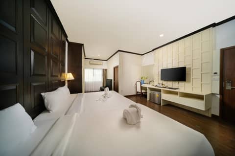 The Wing Lanna Hotel — hotel room