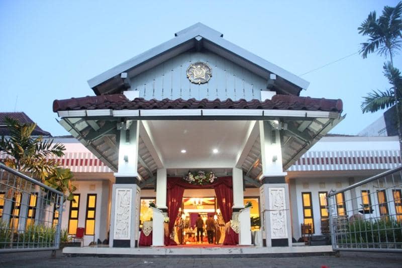 University Club (UC) Hotel UGM — building