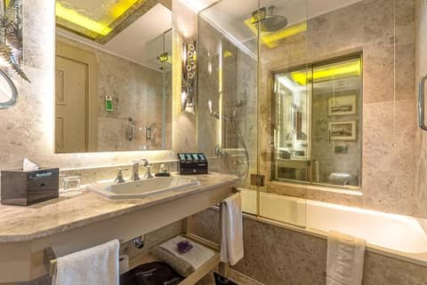 Wyndham Grand Istanbul Kalamış Marina Hotel — photo 2