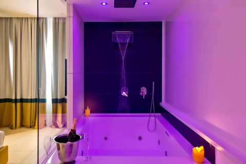 Carten — bathroom