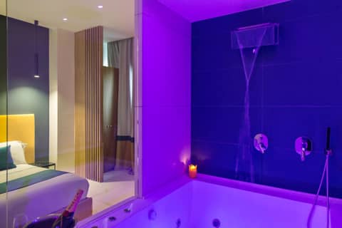 Carten — bathroom
