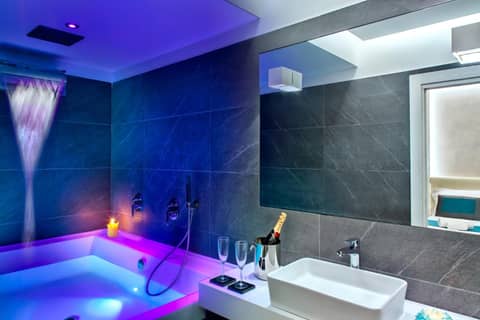 Carten — bathroom