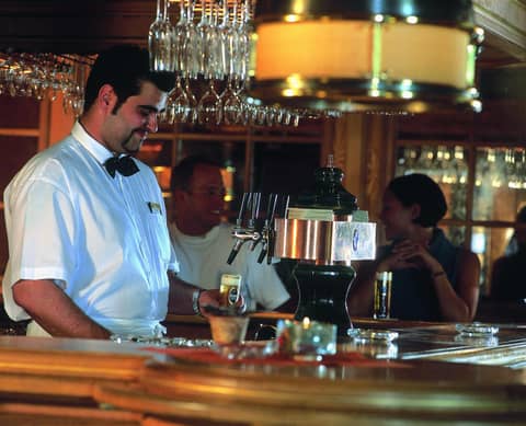 Maritim Hotel Köln — human