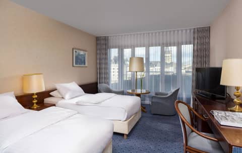Maritim Hotel Köln — hotel room
