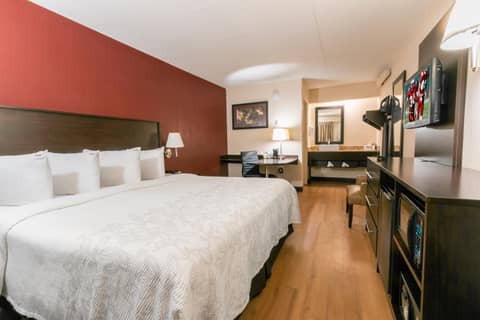 Red Roof Inn PLUS+ Atlanta - Buckhead — photo 4