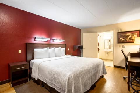 Red Roof Inn PLUS+ Atlanta - Buckhead — photo 8