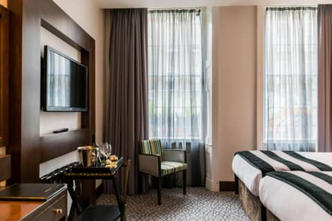 Park Avenue Baker Street — hotel room