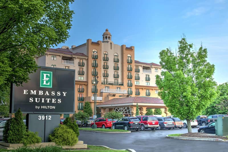 Embassy Suites by Hilton Indianapolis North — building