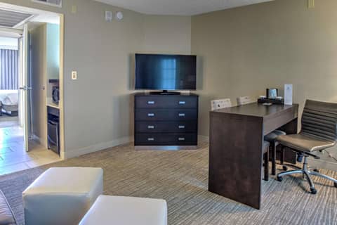 Embassy Suites by Hilton Indianapolis North — photo 2