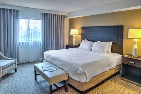 Embassy Suites by Hilton Indianapolis North — photo 9