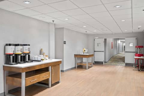 Hampton Inn Cleveland-Westlake — photo 5