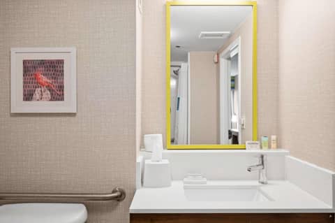 Hampton Inn Cleveland-Westlake — photo 9