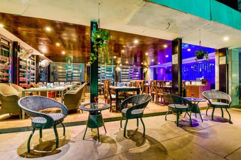 FabHotel Prime The King's Court - Nr Calangute Beach — dining