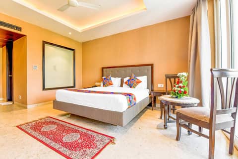 FabHotel Prime The King's Court - Nr Calangute Beach — hotel room