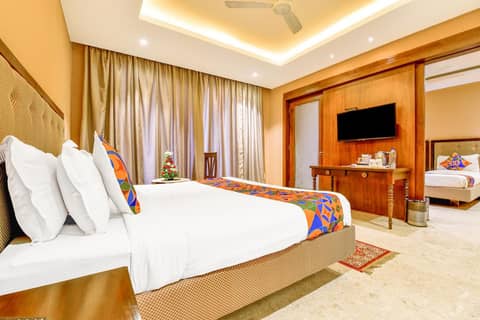 FabHotel Prime The King's Court - Nr Calangute Beach — hotel room
