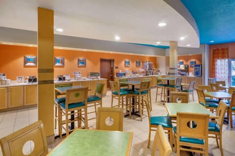 Hampton Inn by Hilton Tampa Fairgrounds Casino — photo 2