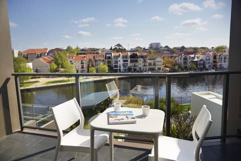 East Perth Suites Hotel — photo 2