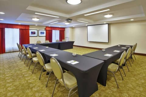 Hilton Garden Inn Portland Downtown Waterfront — photo 3