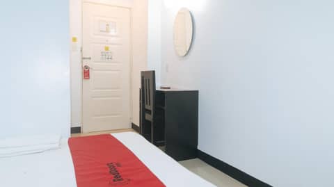 RedDoorz at Ranchotel Bayanan Alabang — photo 8