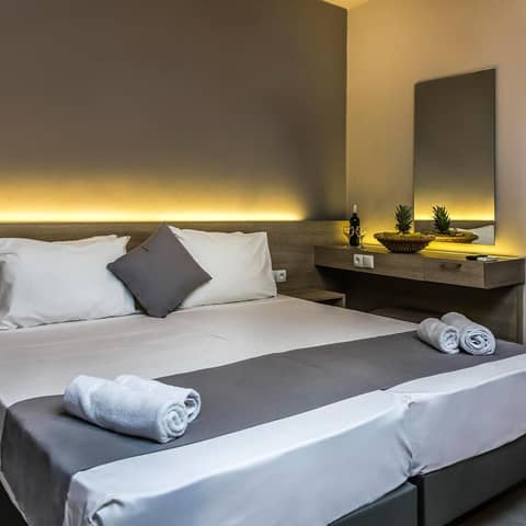 Elmi Beach Hotel & Suites — photo 2