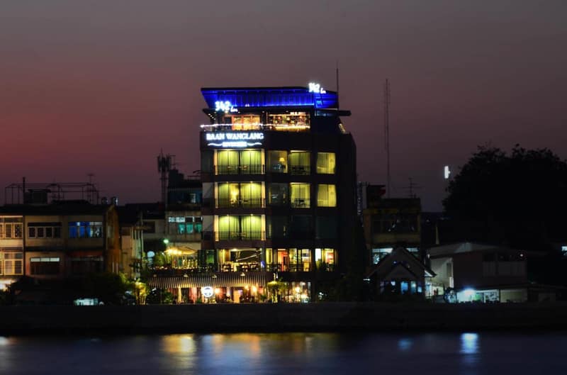 Baan Wanglang Riverside, Bangkok — building