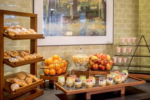 Hilton London Canary Wharf — breakfast buffet
