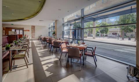 Hilton London Canary Wharf — restaurant