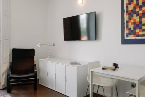Fine Arts Studios by Olala Homes — hotel room