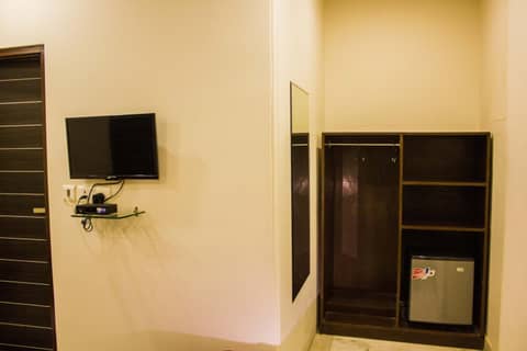 Pandya Niwas — hotel room