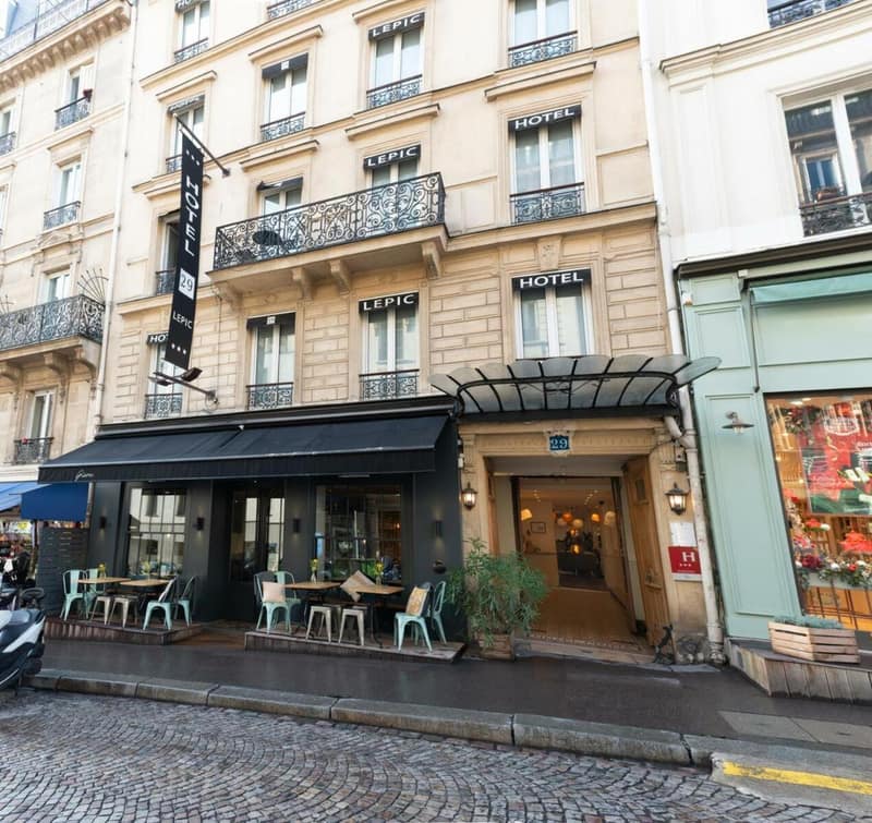 Hotel 29 Lepic — building