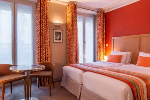 Hotel 29 Lepic — hotel room
