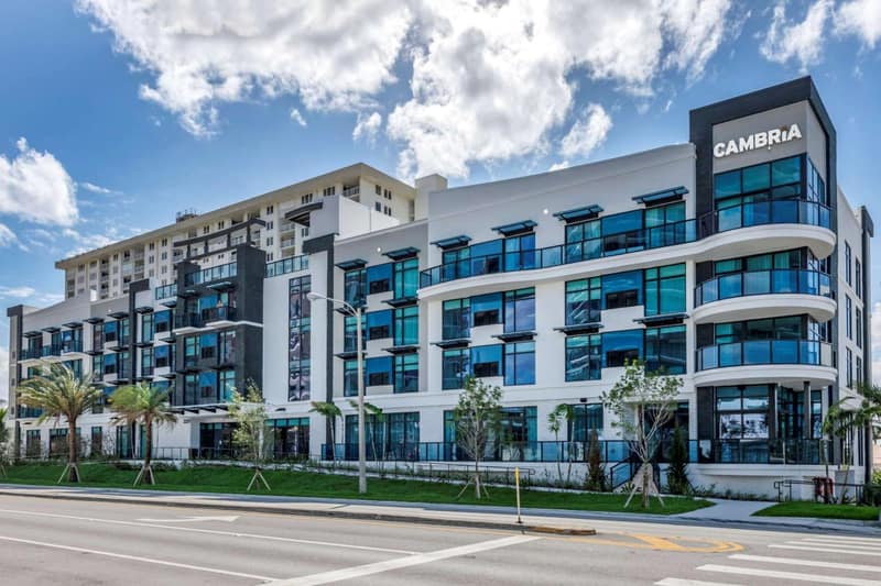 Cambria Hotel Fort Lauderdale Beach — building