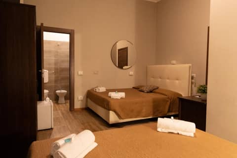 Golden Milano Hotel — hotel room
