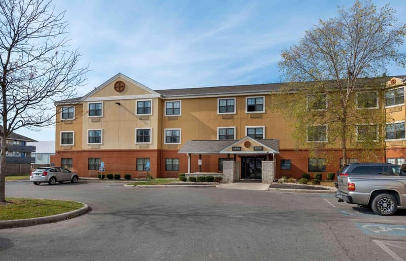 MainStay Suites Columbus North - Worthington — building