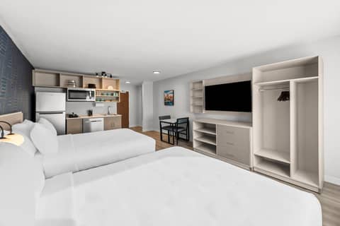 MainStay Suites Columbus North - Worthington — hotel room