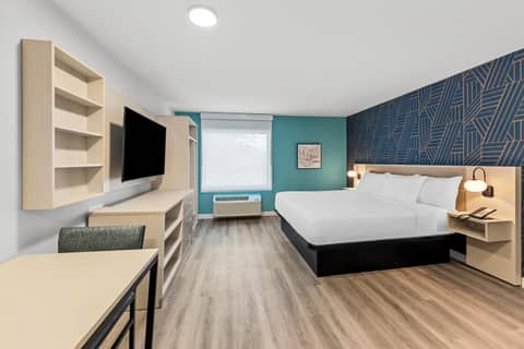 MainStay Suites Columbus North - Worthington — hotel room