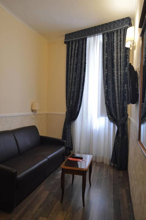 Pantheon Inn — photo 4