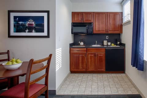Federal City Inn & Suites — photo 8