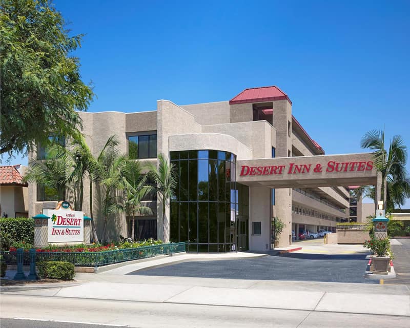 Anaheim Desert Inn & Suites — building