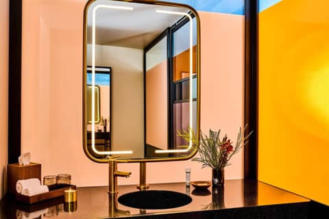 HOLLYWOOD VOLUME, a Tribute Portfolio Hotel — bathroom