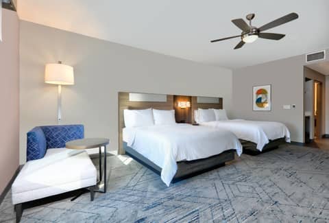 Holiday Inn Express & Suites North Dallas at Preston by IHG — photo 2