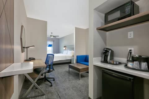Holiday Inn Express & Suites North Dallas at Preston by IHG — photo 5