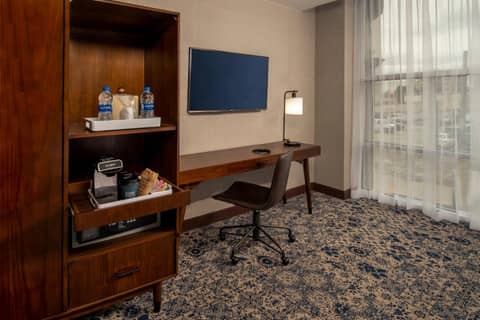 Four Points Philadelphia City Center — hotel room