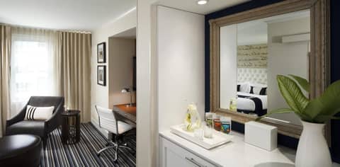 Kimpton George Hotel by IHG — hotel room