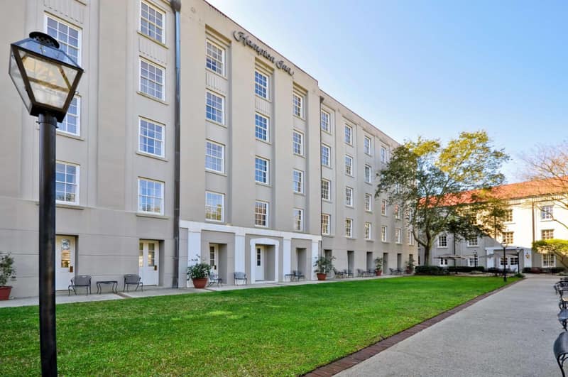 Hampton Inn Charleston-Historic District — building