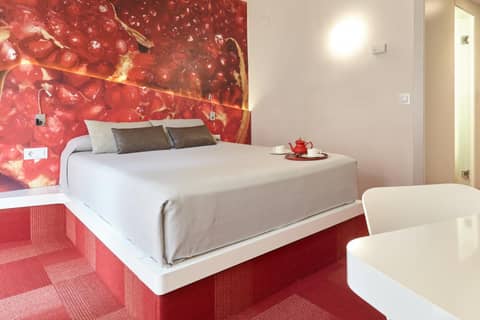 Hotel Maciá Granada Five Senses Rooms & Suites — bedroom