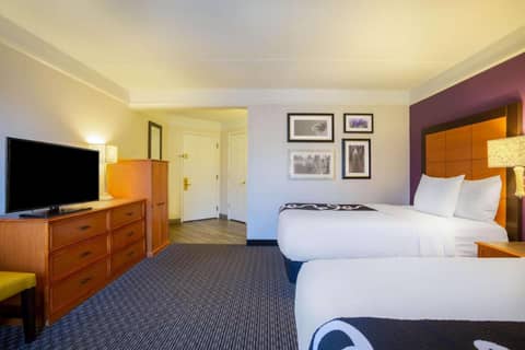 La Quinta by Wyndham St. Louis Westport — photo 3