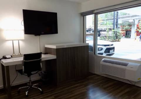 The Dylan, a Baymont by Wyndham — hotel room