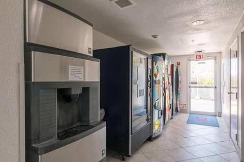 Motel 6-San Antonio, TX - Downtown - Alamo Dome — photo 9